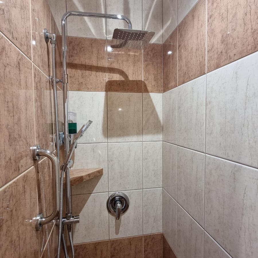 Hotel Jola Вжешня Екстер'єр фото