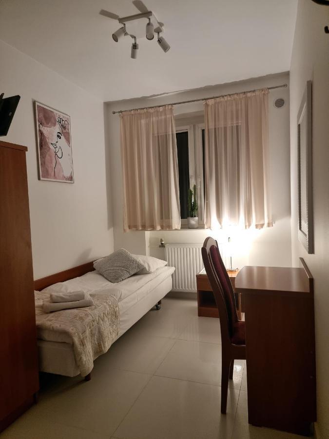Hotel Jola Вжешня Екстер'єр фото