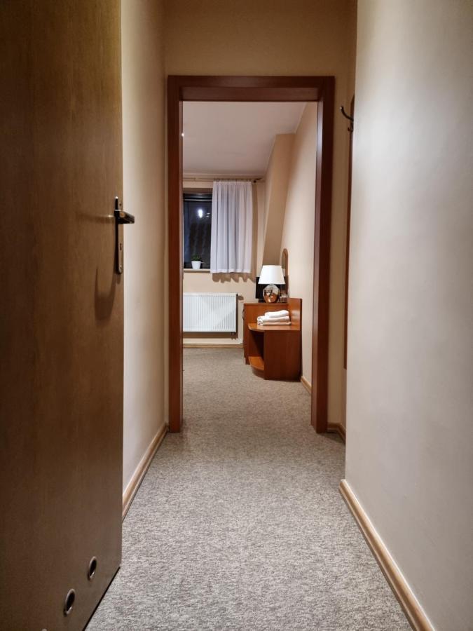 Hotel Jola Вжешня Екстер'єр фото