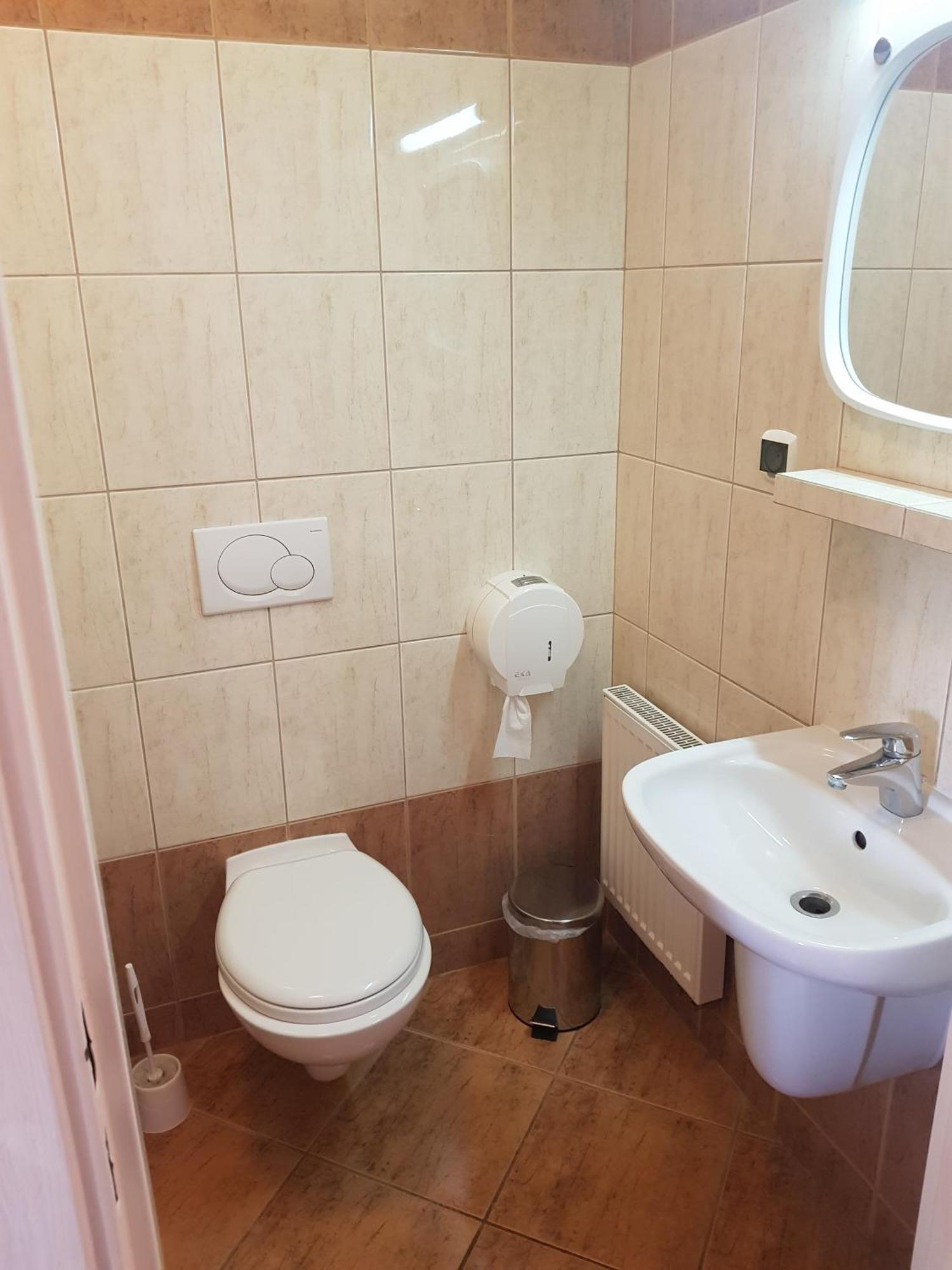 Hotel Jola Вжешня Екстер'єр фото